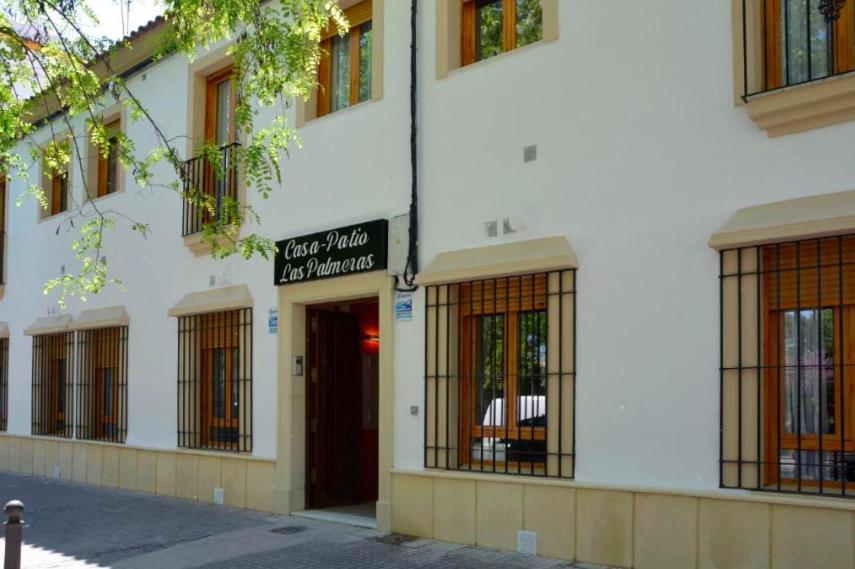 Casa Patio Las Palmeras Cordoba Con Piscina Exterior foto